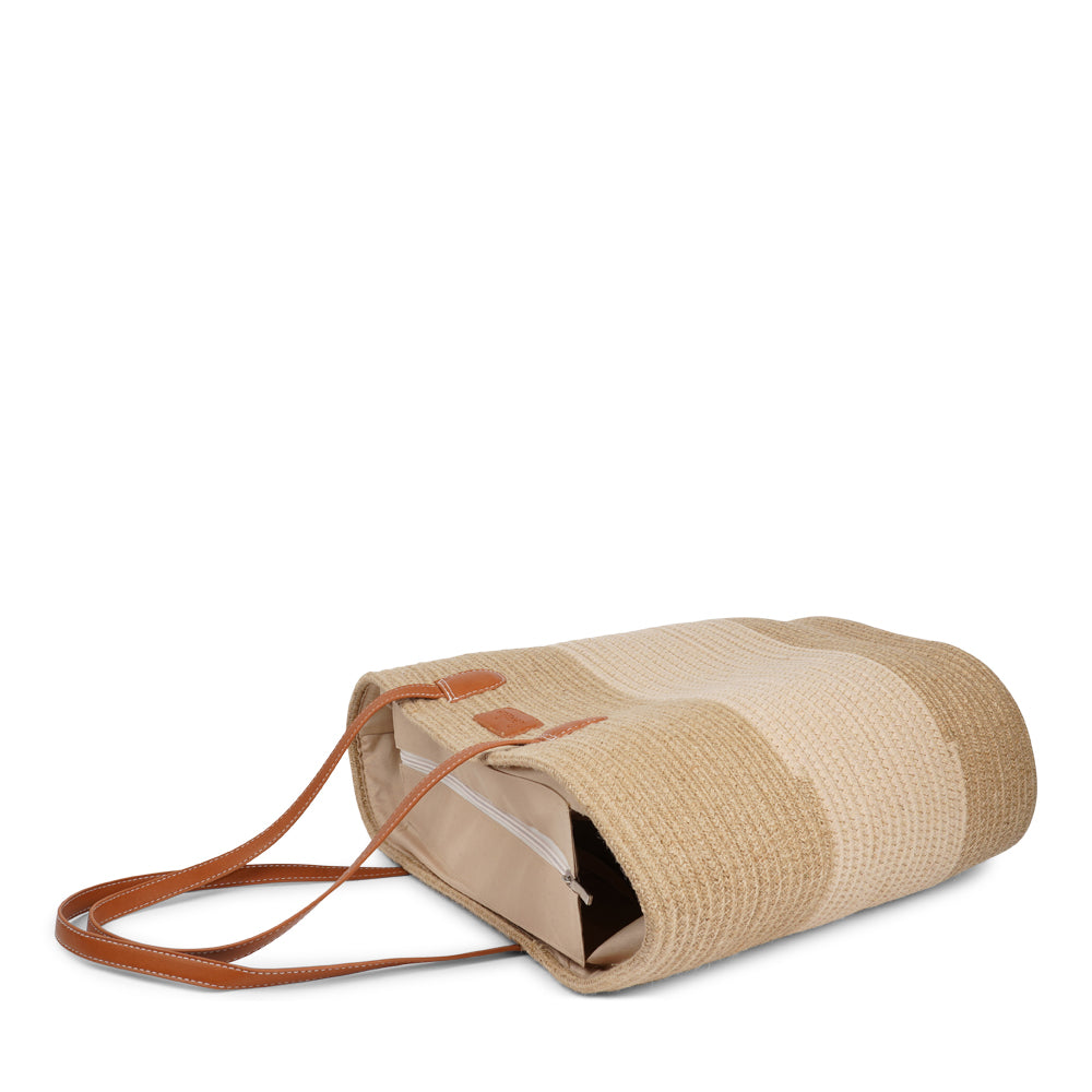Lovelies Studio - Introducing the Simius jute rope bag, the perfect blend of sustainable style and practical design. This large tote bag features a secure zip closure to keep your belongings safe, while the long shoulder handles crafted from vegan leatheroffer both comfort and durability.
Whether you’re heading to the beach, shopping, or on your way to a casual outing, Simius is your go-to companion for every occasion. Spacious, stylish, and eco-friendly, it’s the perfect addition to any wardrobe.
