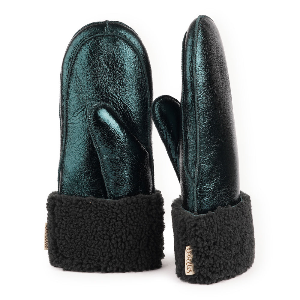 Lovelies Studio - The trendy Vinson mittens are made of 100% Australian shearling.
The palm and upper are soft sheep skin and the beautiful cuff and the lining are curly sheep fur. The thumb is made with only one side sawing for the best comfort and style.

Our Vinson mittens are extra long which means that you can fold and wear them in 4 different ways.