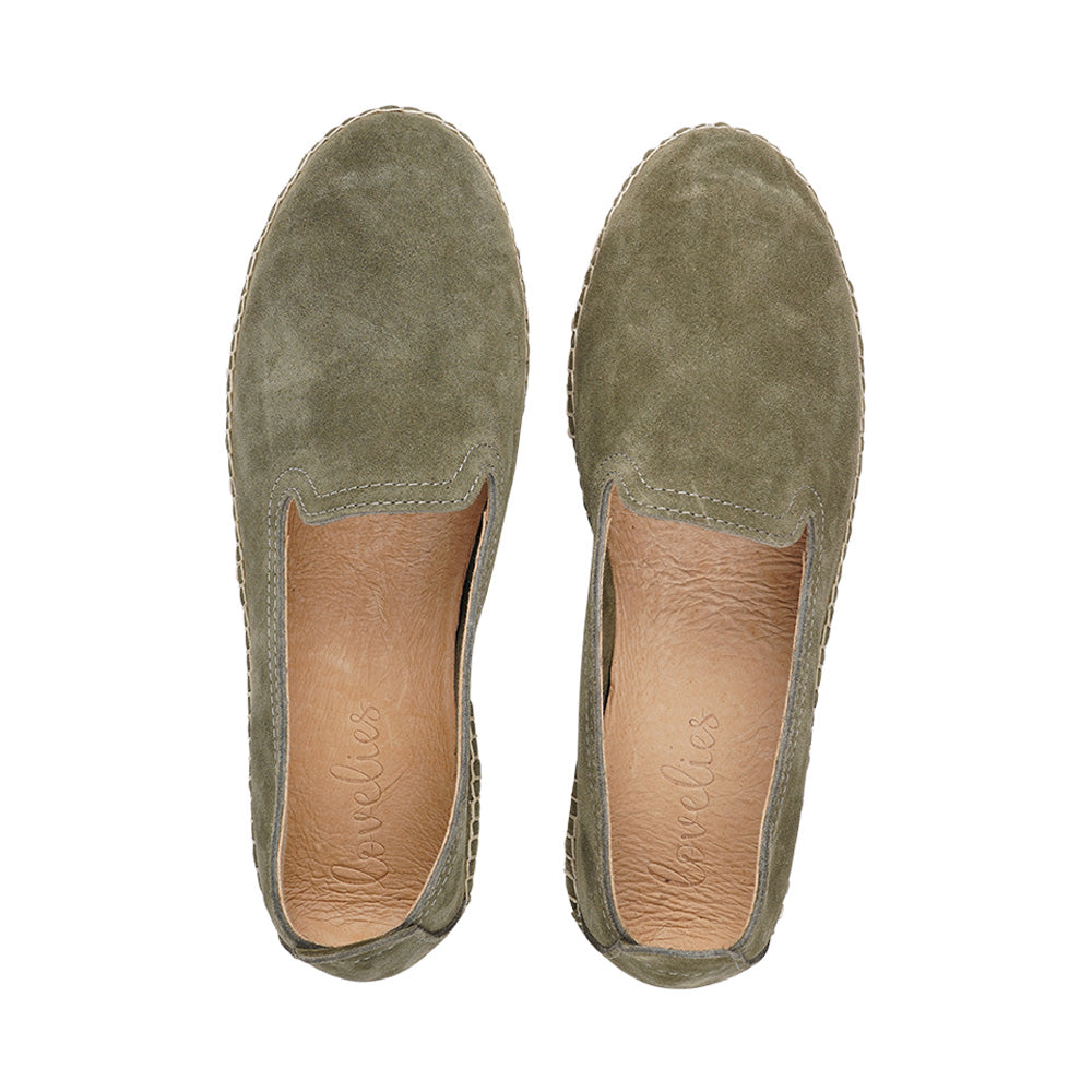 Our all time favorit espadrilles. These beautiful espadrilles are handmade of soft suede for the best comfort. The high rubber sole is covered with jute which means that the sole will not swallow if it gets wet. Furthermore we have added a soft EVA inner sole which is covered with leather and can be removed. This is one of the best espadrilles in the market.