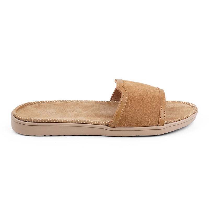 Once you’ve tried Lovelies’ summer sandals you’ll never want to wear any other footwear.  With its delicate and soft fabrics, you feel at ease and elegant at the same time. The easy to-go sandals with their striking summer colours are a perfect fit to your feminine summer dresses and your light blue summer jeans.  Enjoy your Lovelies!   Material:  Outsole / Insole : Rubber Footbed: Suede (100% cow leather) Lining: 100% cow leather Upper: Suede (100% cow leather)