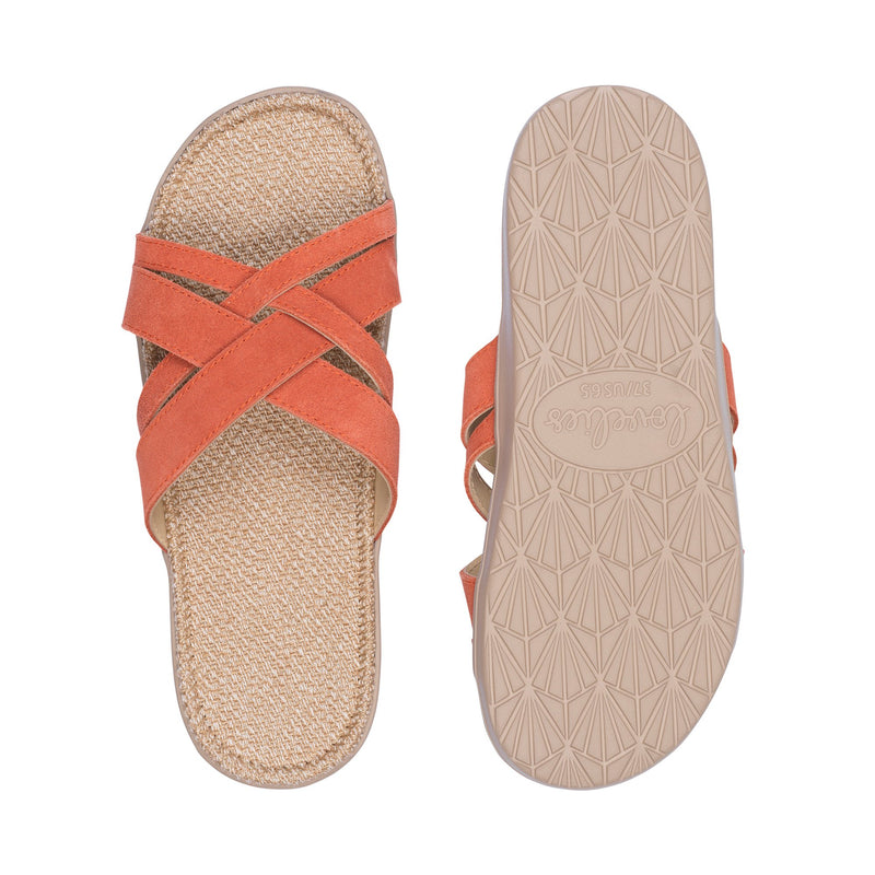 Sandals with straps of soft suede. The comfortable inner sole in covered with natural jute material.