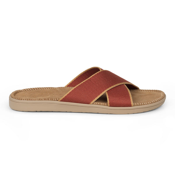 Sandal with woven straps. The soft inner sole is covered with jute.