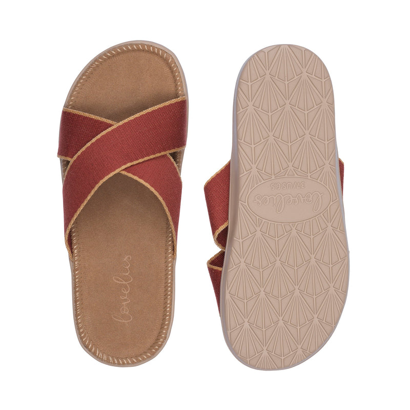 Sandal with woven straps. The soft inner sole is covered with jute.