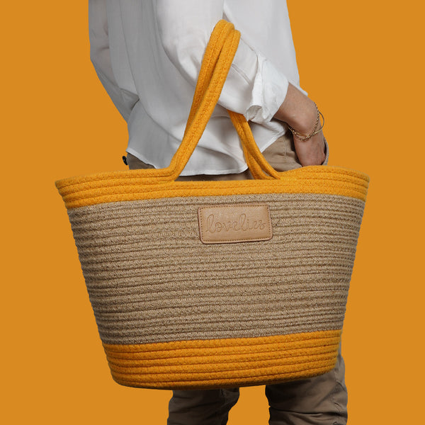 For those cheerful springdays and warm sunny summerdays all you need is a gorgeous beach bag.  Lovelies has made an elegant one in cotton and recycled polyester and it comes in 8 beautiful colours.    Whether you’re off to a picnic, shopping or a lazy day at the beach, a Lovelies beach bag will be your all-time favourite companion.