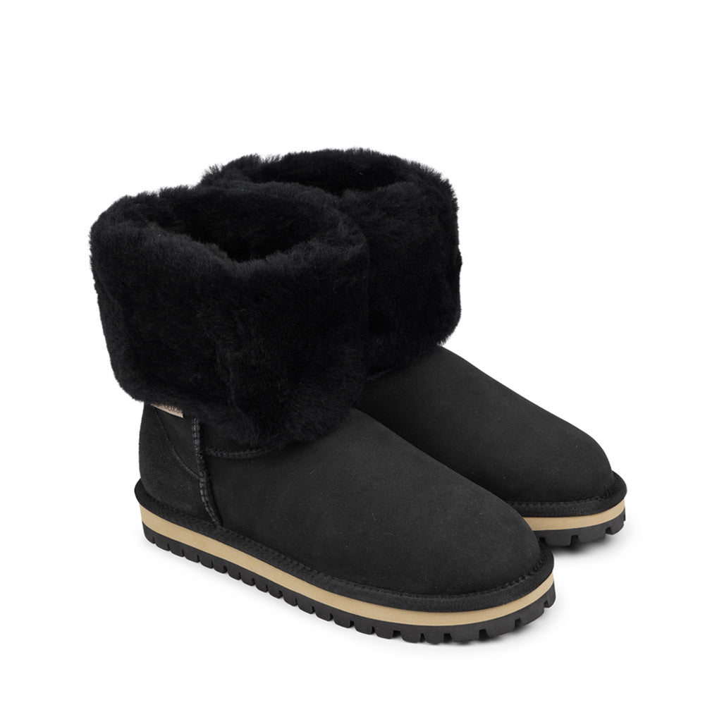 Lovelies Studio - Mid-high Shearling boots  Lovelies shearling boots bring softness and warmth to your feet this autumn. With soft and durable rubber soles plus a gorgeous design you're perfectly suited for the wintertime.  Danish Design