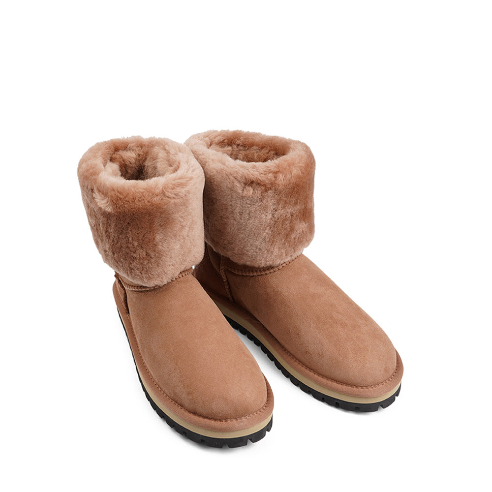 Lovelies Studio - Mid-high Shearling boots  Lovelies shearling boots bring softness and warmth to your feet this autumn. With soft and durable rubber soles plus a gorgeous design you're perfectly suited for the wintertime.  Danish Design