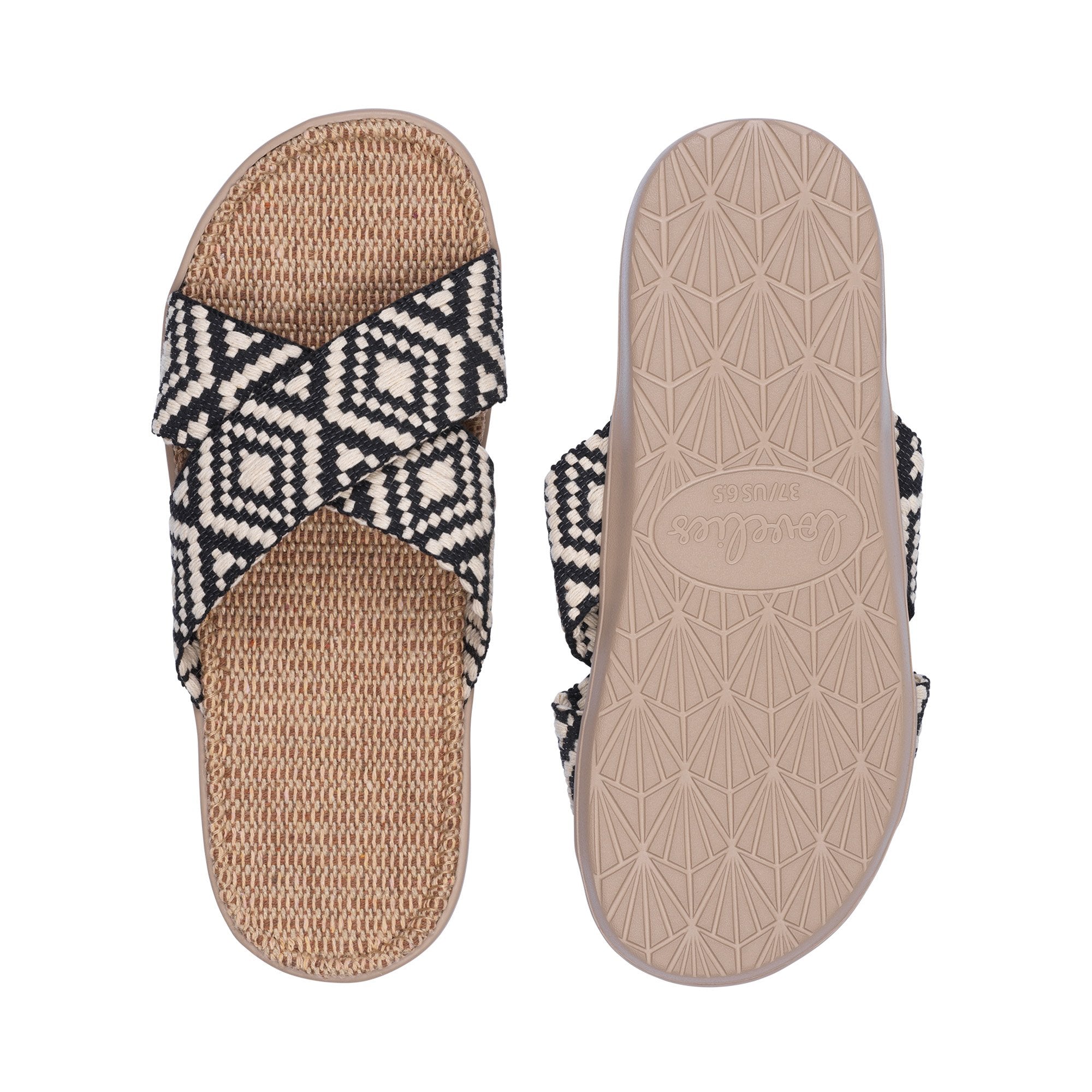 Sandal with woven straps. The soft inner sole is covered with jute.