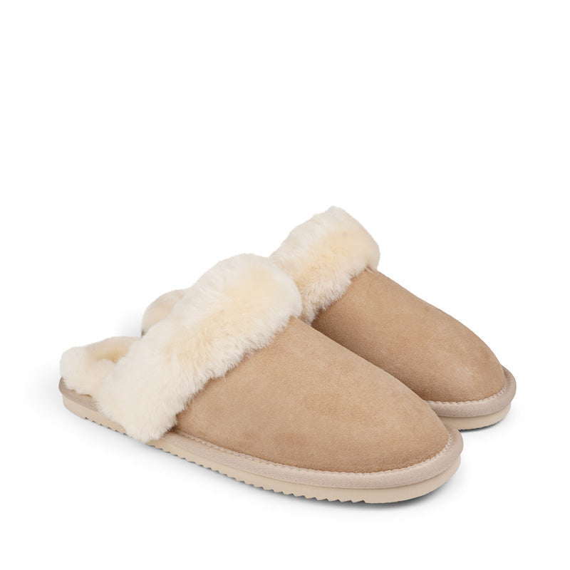 Lovelies Studio - Homeshoes - Hjemmesko -  Soft and cosy shearling slippers  Lovelies shearling slippers are the essence of comfortability. When you’re in the need of surrounding your feet in soft and warm slippers, Lovelies shearling slippers are the answer. With soft and durable soles, warm shearling and a gorgeous design, you’ll never want to wear any other home-shoe to make you feel at ease.