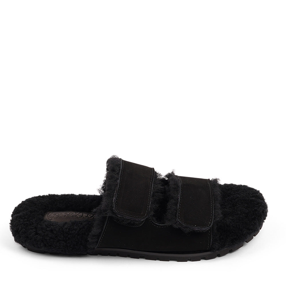 Lovelies Studio - Adjustable Nubuck sandals with shearling lining  Lovelies shearling sandals will bring softness and warmth to your feet this autumn. The combination of soft shearling and rubber sole guarantees the utmost comfort to the wearer. Lovelies Studio is a Danish brand.