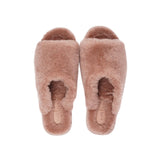 Since 2019 Lovelies Studio has been creating shoes and leathergoods for women and men inspired by an open mind, Scandinavian minimalism and a bit of vintage influences. The Cozy lounge slippers are hand made from Australien shearling. The solid sole makes it possible to use the slippers both indoor and outdoor. Good quality