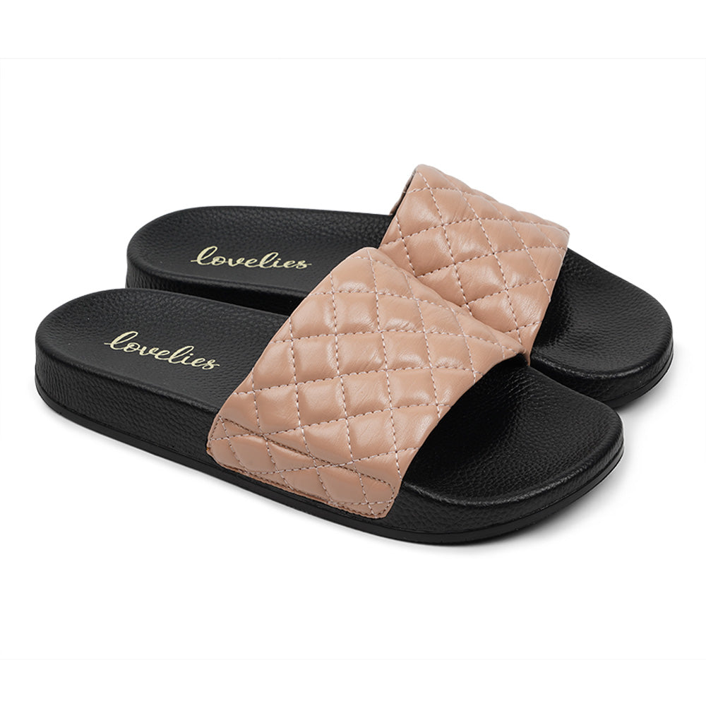 Once you’ve tried Lovelies’ summer slides you’ll never want to wear any other footwear. With its delicate and soft fabrics, you feel at ease and elegant at the same time. The easy to-go slides are a perfect fit to your everyday look or your feminine evening dresses.