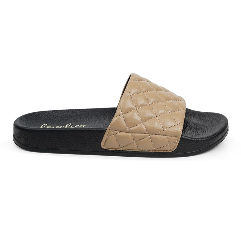 Once you’ve tried Lovelies’ summer slides you’ll never want to wear any other footwear. With its delicate and soft fabrics, you feel at ease and elegant at the same time. The easy to-go slides are a perfect fit to your everyday look or your feminine evening dresses.