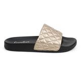 La Boca Slides from Danish Lovelies Studio. Once you’ve tried Lovelies’ summer slides you’ll never want to wear any other footwear. With its delicate and soft fabrics, you feel at ease and elegant at the same time. The easy to-go slides are a perfect fit to your everyday look or your feminine evening dresses.