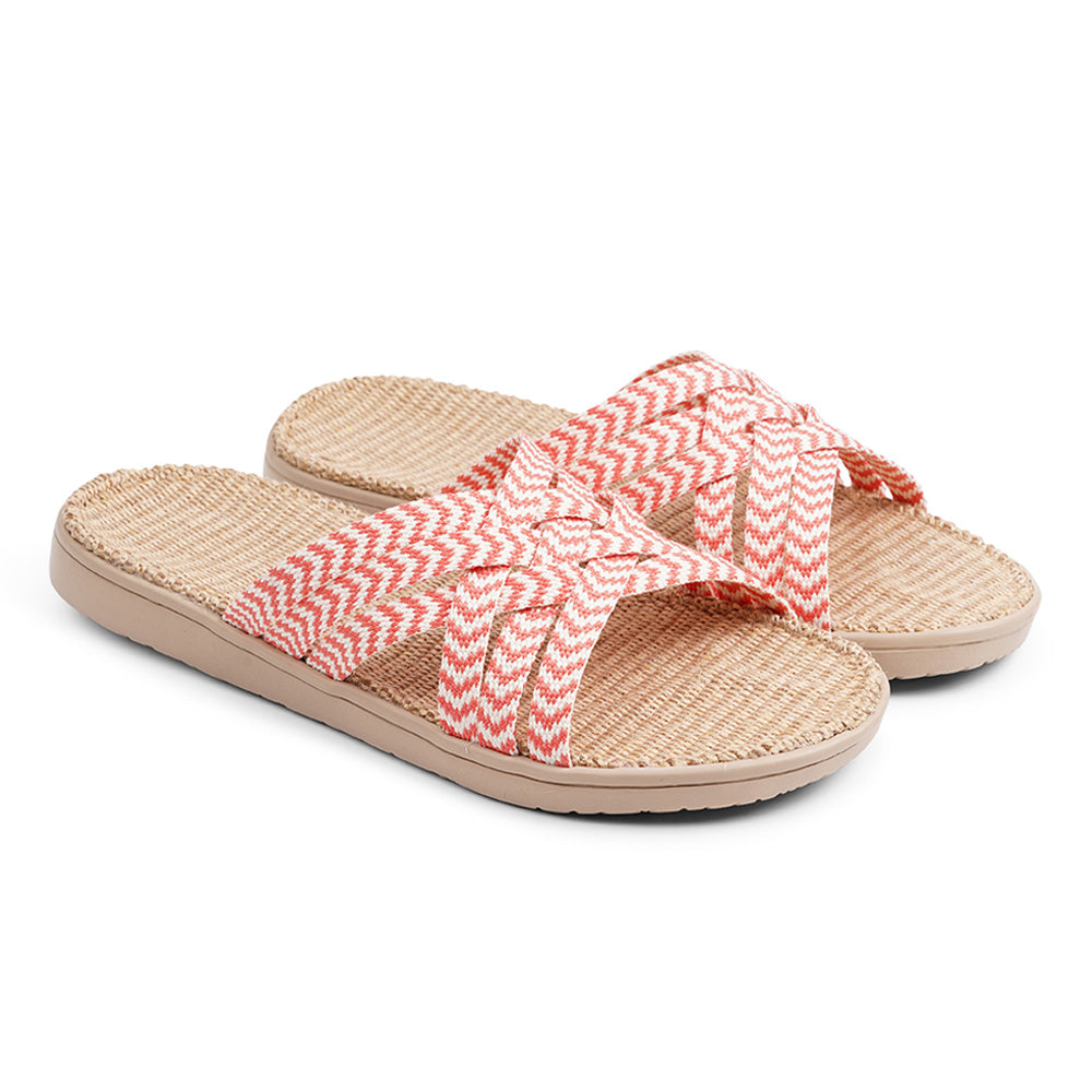 Laguna Beach Sandal from the Danish brand Lovelies. The sandal is very comfortable with it's soft rubber sole which is covered with natural jute. The 6 cotton woven straps secure a very nice and flexible fit. Laguna Beach  comes in many colours and from size 36 - 42. Enjoy your Lovelies ! 