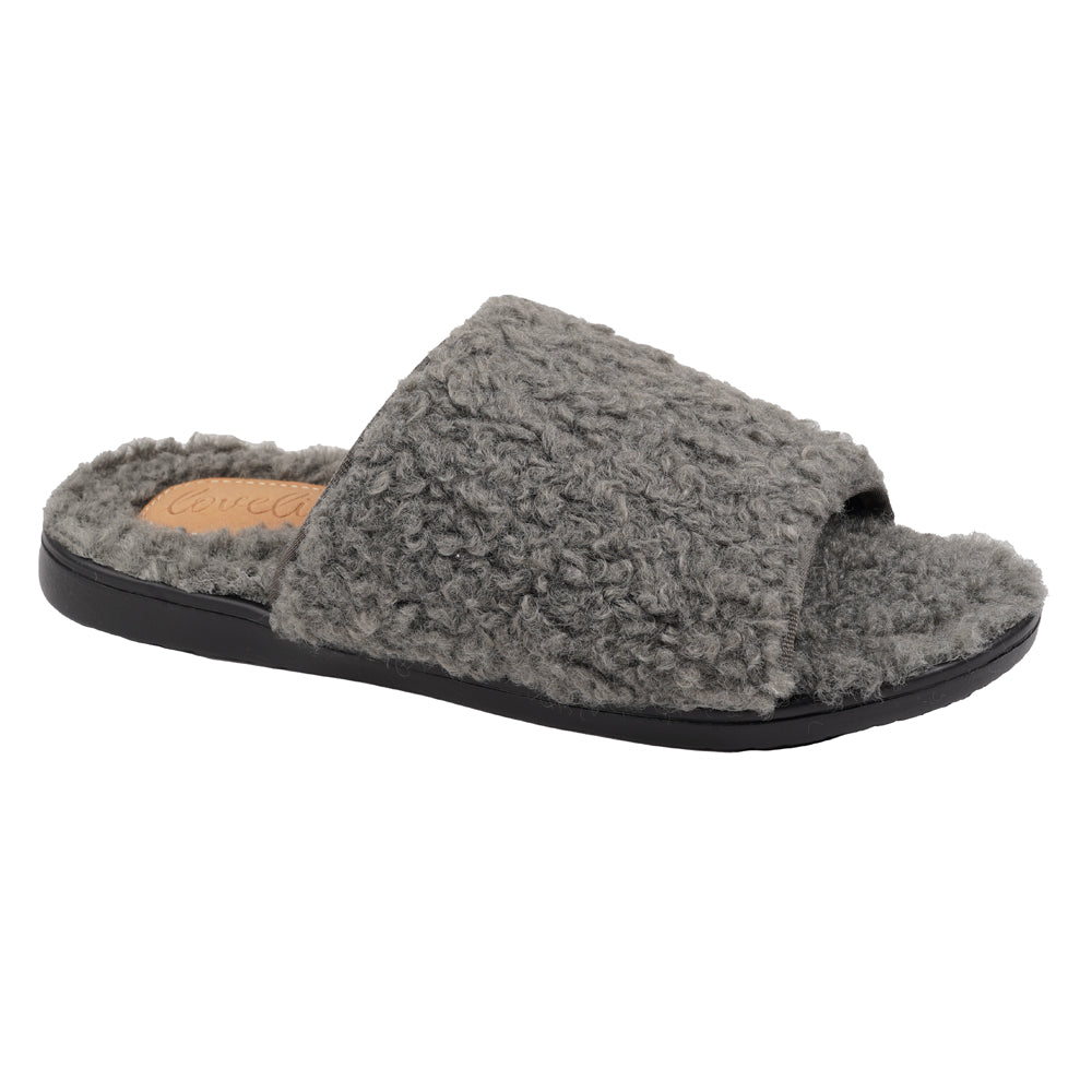Lovelies Santi lounge slippers Grey LL7135Soft and cosy lounge slippers  Lovelies lounge slippers are the essence of comfortability. When you’re in the need of surrounding your feet in soft and warm slippers, Lovelies lounge slippers are the answer. With soft and durable soles, fine wool and a gorgeous design, you’ll never want to wear any other home-shoe to make you feel at ease.