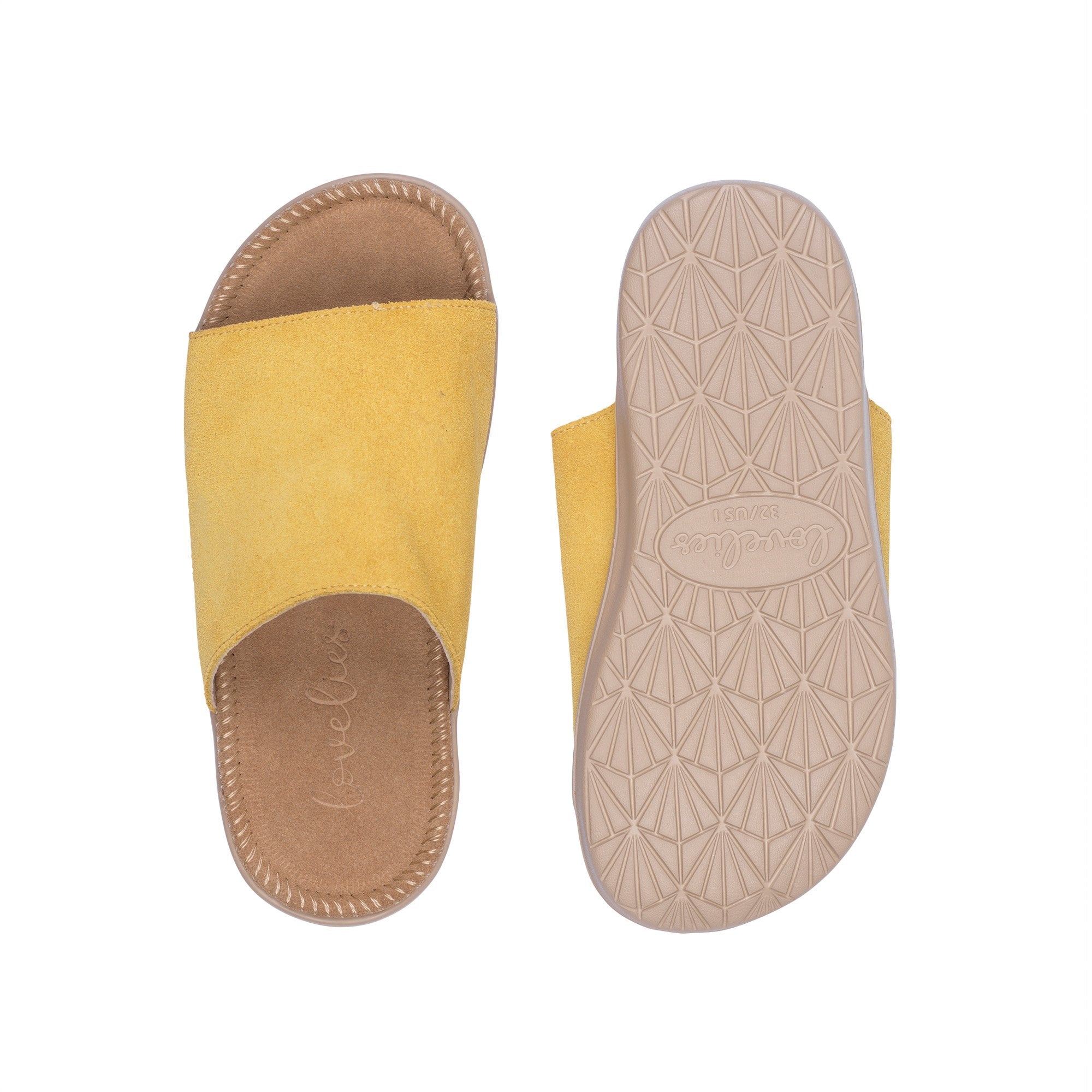 Sandals with straps of soft suede. The comfortable inner sole in covered with suede