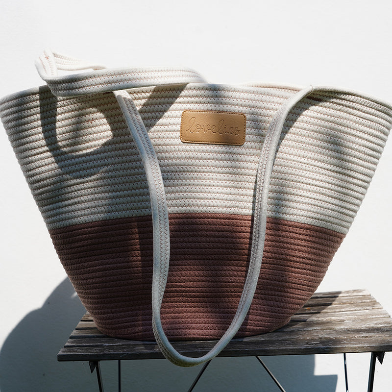 Marasusa the beautiful extra large cotton beach bag from Lovelies. Marasusa comes in 5 fantastic summer colours and is absolutely gorgeous.. For those cheerful springdays and warm sunny summerdays all you need is a gorgeous beach bag. With Marasusa you will have enough space for all your beach stuff from blankets, magazines to sunscreen  Whether you’re off to a picnic, going shopping or having a lazy day at the beach, a Lovelies beach bag will be your true companion. 