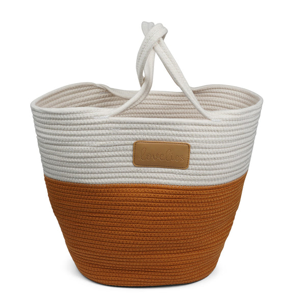 For those cheerful springdays and warm sunny summerdays all you need is a gorgeous beach bag.  Lovelies has made an elegant one in cotton and recycled polyester and it comes in 6 beautiful colours.    Whether you’re off to a picnic, going shopping or having a lazy day at the beach, a Lovelies beach bag will be your true companion.  Enjoy your Lovelies!  Material:  Cotton and recycled polyester Logo in leather Hand made Size: Weight 45 cm / Height 40 cm