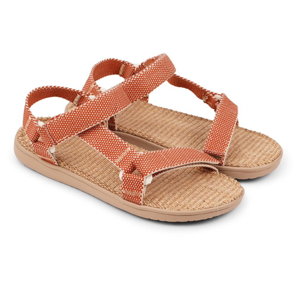 Paya - Fashion trekking sandals from Danish Lovelies Studio - Our fashion trekking sandal Paya has adjustable velcro straps in the front and in the back to secure the perfect fit. Once you’ve tried Lovelies’ summer sandals you’ll never want to wear any other footwear. We're member of 1% for the planet. Enjoy your Lovelies! See our Size Guide Material: Outsole / Insole : Rubber Footbed: 100% Natural Jute Upper: Woven Cotton Webbing