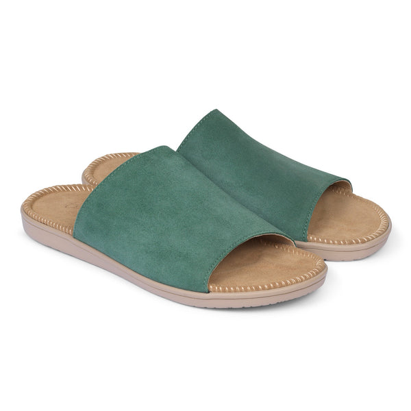 Sandals with a wide strap of soft suede. The comfortable inner sole in covered with soft suede.