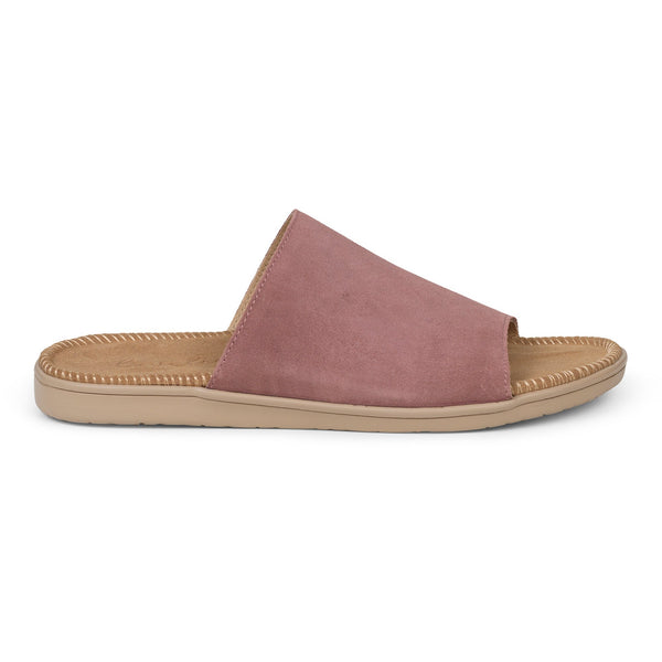 Sandals with a wide strap of soft suede. The comfortable inner sole in covered with soft suede.