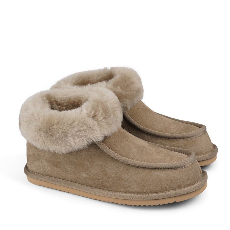 Lovelies Studio - Soft and cosy shearling slippers   Lovelies shearling slippers are the essence of comfortability. When you’re in the need of surrounding your feet in soft and warm slippers, Lovelies shearling slippers are the answer. With soft and durable soles, warm shearling and a gorgeous design, you’ll never want to wear any other home-shoe to make you feel at ease.