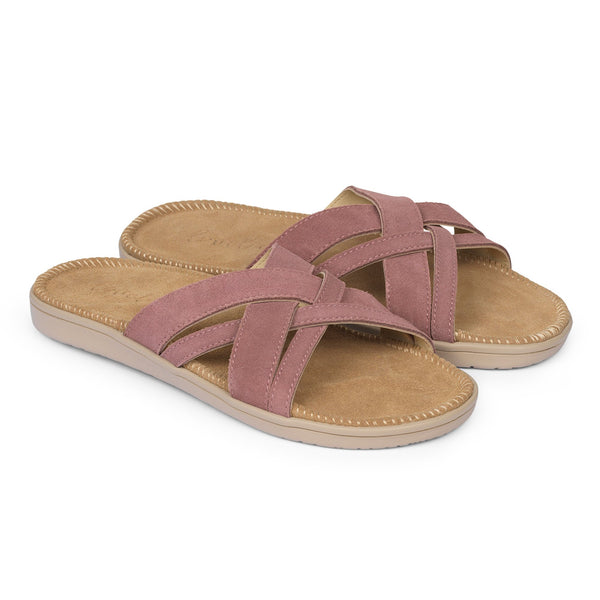 Sandals with 4 crossing straps of soft suede. The comfortable inner sole in covered with soft suede.