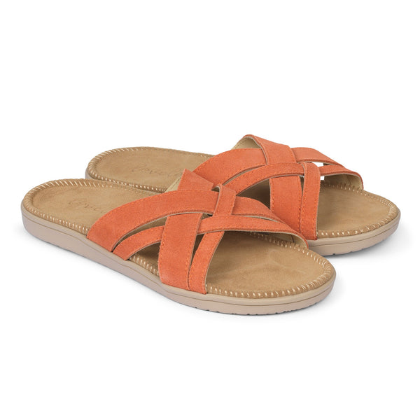 Sandals with 4 crossing straps of soft suede. The comfortable inner sole in covered with soft suede.