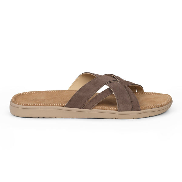 Sandals with 4 crossing straps of soft suede. The comfortable inner sole in covered with soft suede.