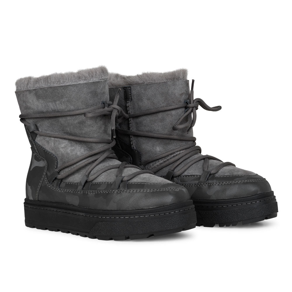 High quality shearling boots  Lovelies shearling boots bring softness and warmth to your feet this autumn. With soft and durable rubber soles plus a gorgeous design you're perfectly suited for the wintertime.   Enjoy your Lovelies!