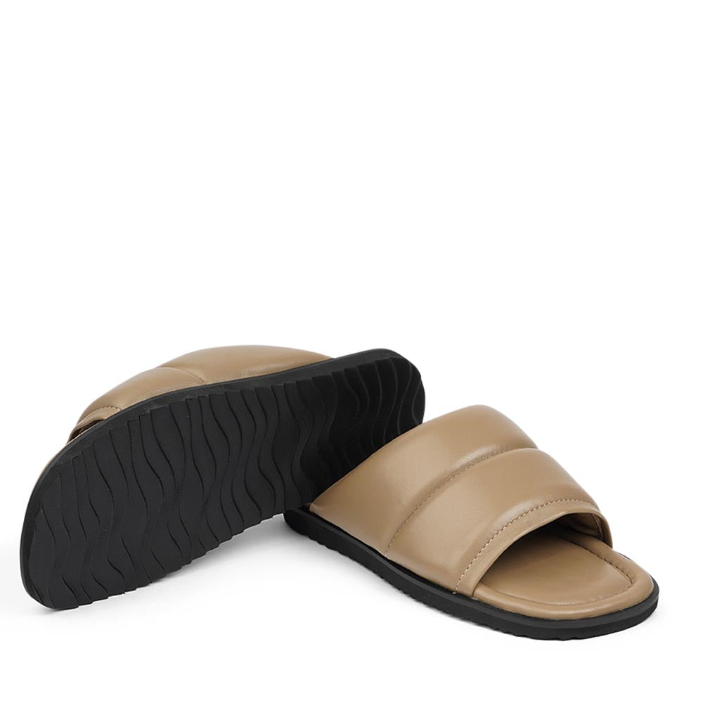 Lovelies Studio - Vesime sandals. Feminine and comfortable nappa leather sandals with a super puffy wide strap.  With its delicate and soft fabrics, you feel at ease and elegant at the same time. The easy to-go sandals will fit to your feminine dress or your summer jeans.  Size and fit:  True to size If you are between sizes, we recommend taking the next size up. See our Size Guide  Material:  Outsole / Insole : Rubber  Footbed: Nappa leather Lining: Nappa leather Upper: Nappa leather