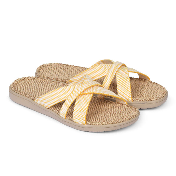 Weligama the best slip on sandal from the Danish brand Lovelies. Sandal with woven cotton straps. The comfortable inner sole is covered with soft natural jute material. The Weligama sandal is available in many beautiful colours and in sizes fra 30 to 42 euro size.